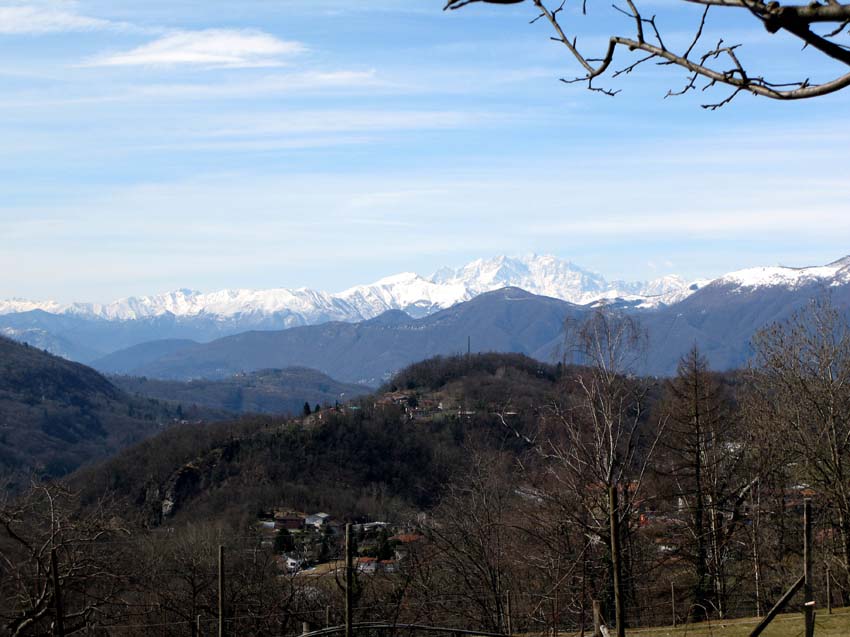 11 im Hintergrund das Monte Rosa