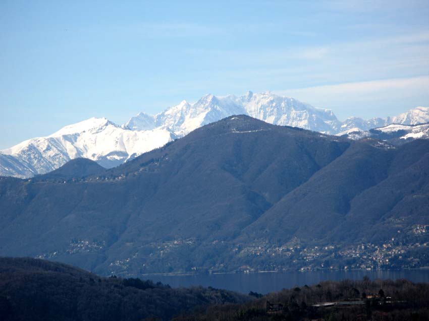 20 Luino und Monte Rosa