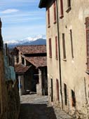 10 durch diese Gasse musst du fahren