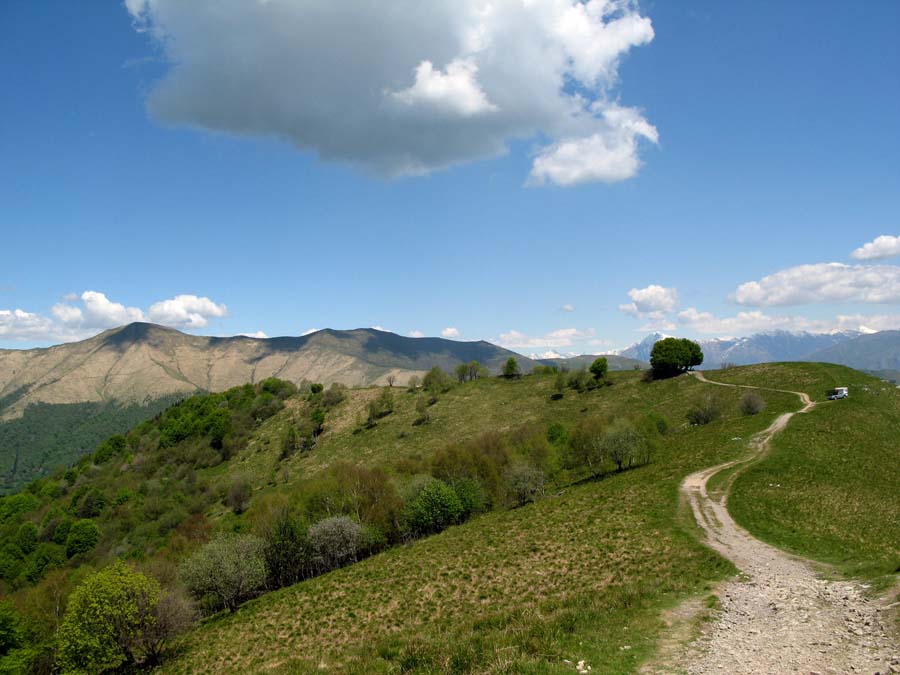 31 Monte San Primo am Horizont