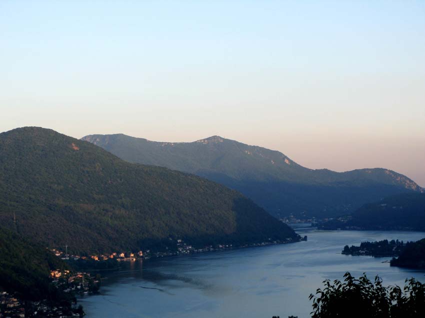 00 Poncione Arzo links am Horizont rechts M. Orsa