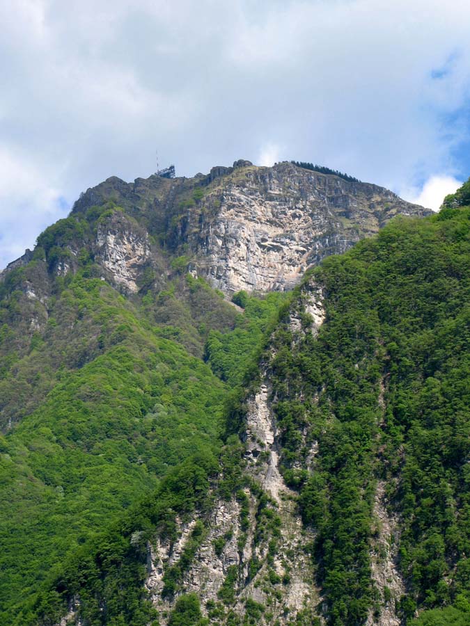 20 und ueber uns der Monte Generoso