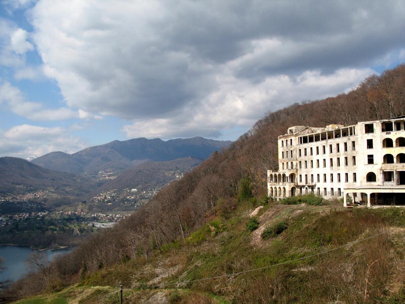 26 im Hintergrund der Monte Lema
