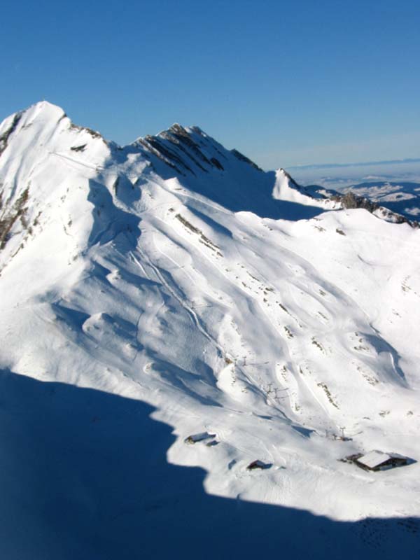 12_tief_unter_Skigebiet_vom_Brienzerrothorn