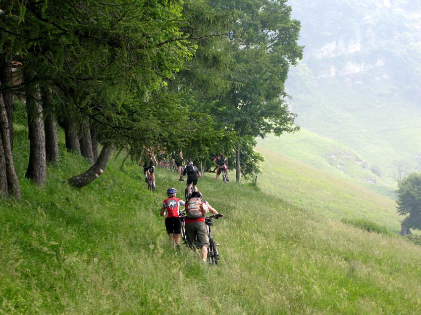 24 zu Fuss oder per Bike