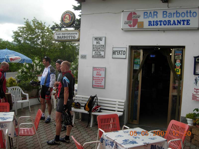 16 Samstag vor der Bar Barbotto