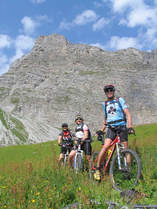 28_im_Hintergrund_das_Rothorn
