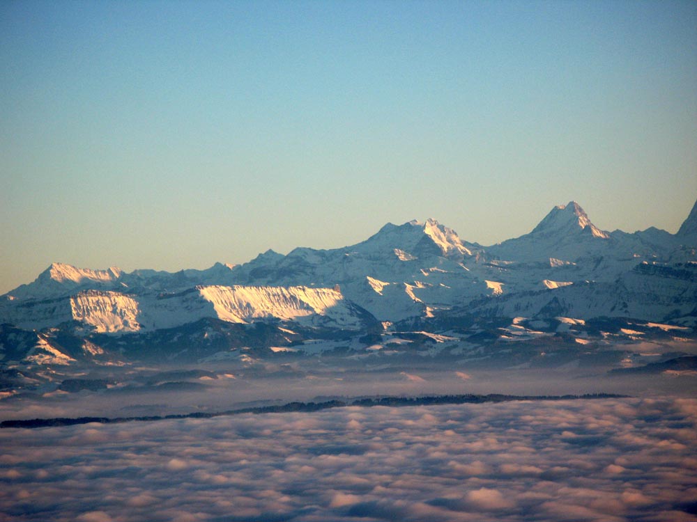 16 Wetterhoerner - Lauteraar- und Schreckhorn