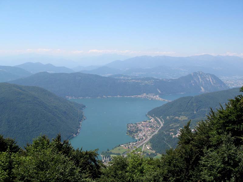 72 Blick von Bellavista auf Melide hinunter