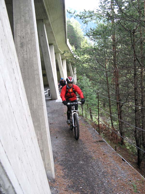 03a an der Autostrasse