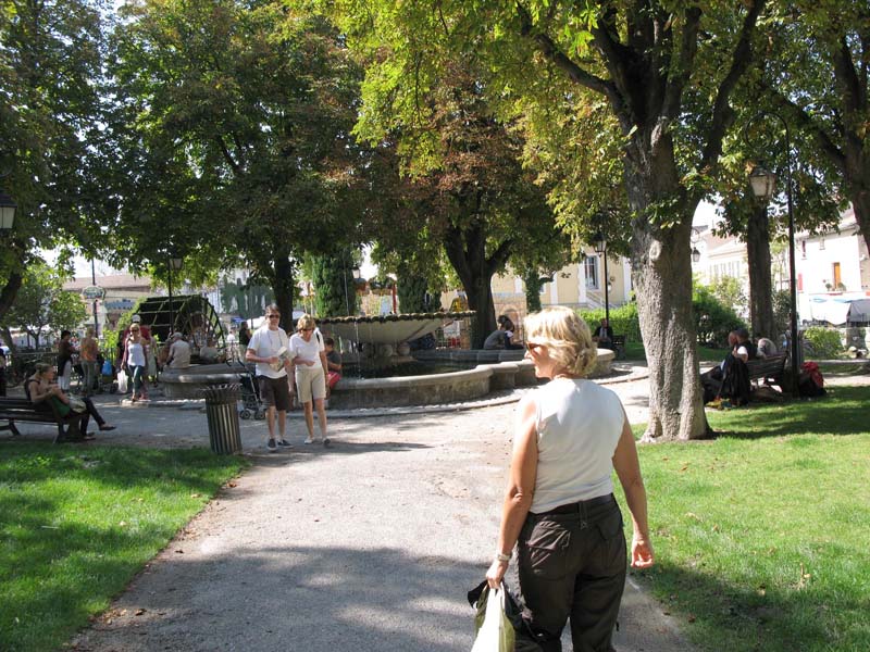 15 im Park auf dem Weg zum Markt
