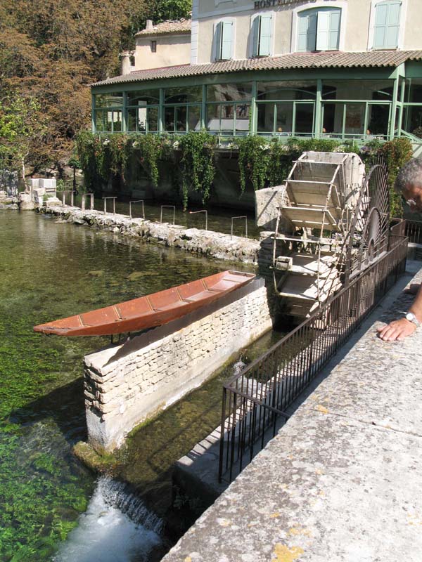 36 Fontaine de Vaucluse