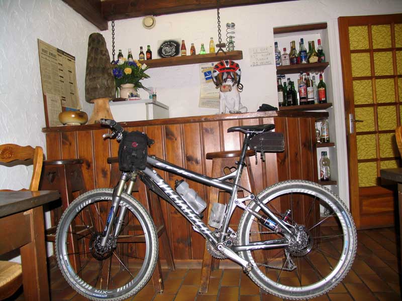 105_Specialized_an_der_Bar