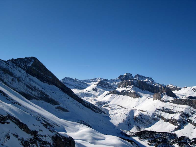 17 links Chli Rinderhorn rechts Wildstrubel 