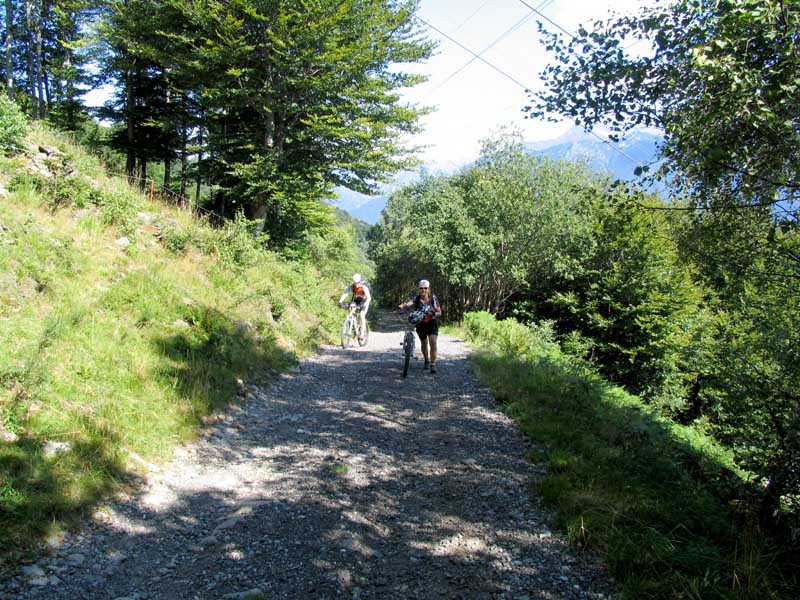 02_Hinauf_auf_steilen_Strassen