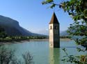 305_vorbei_am_Reschensee