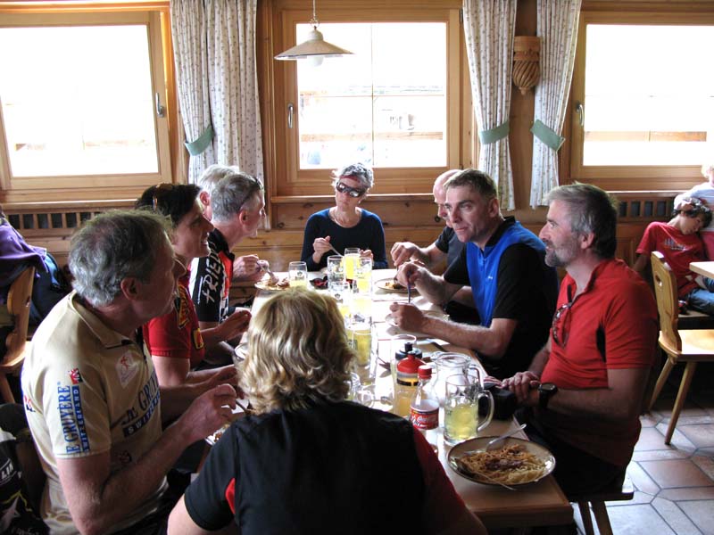 13 Mittagessen in der Sesvennahuette