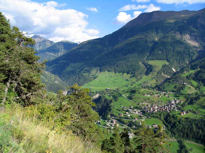 22_Blick_hinunter_nach_Grengiols