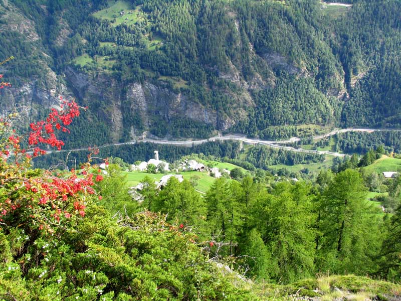 21_Blick_hinunter_nach_Embd