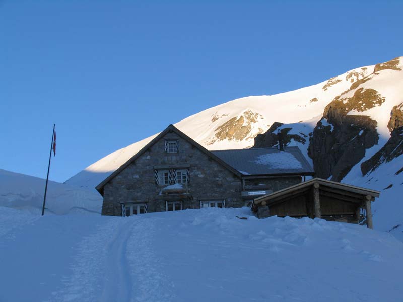 05 Fruehstueck in der Wildhornhuette