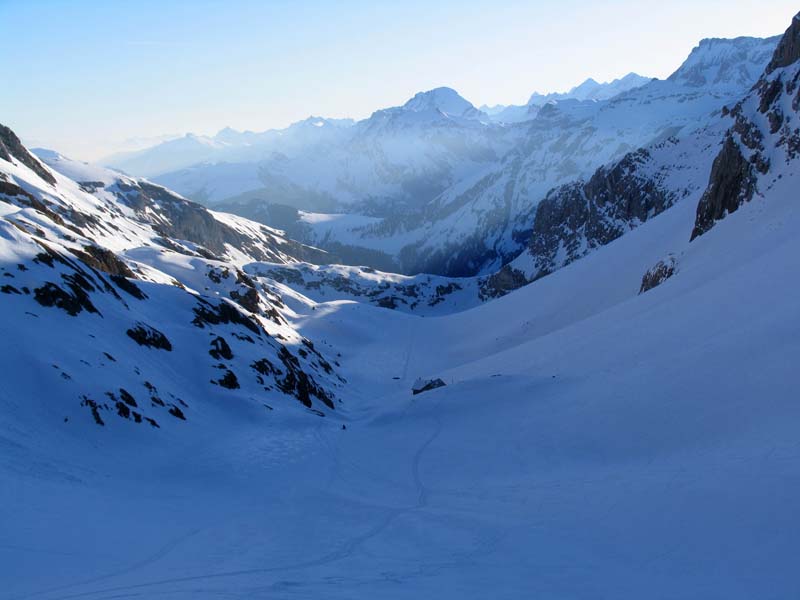 06 Blick vom Chilchli hinunter auf die Wildhornhuette
